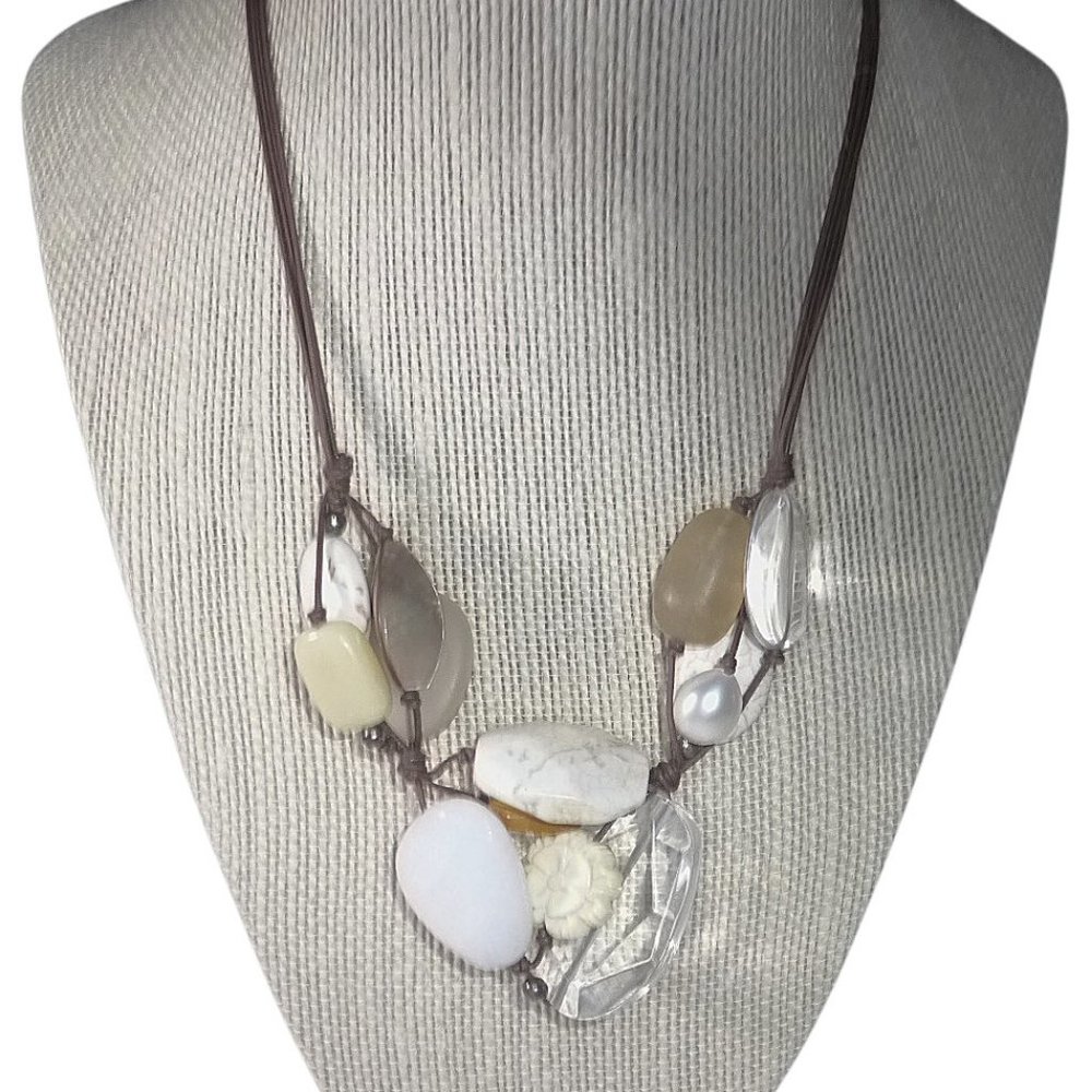 Silpada N2201 White Chunky Bead Necklace Stone Flower Sterling Silver Pe…